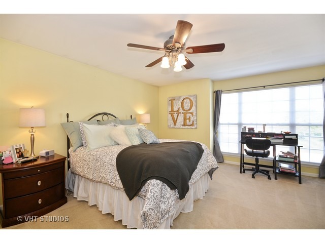 816 Crossing Way St. Charles, IL 60174 - Photo 5 of 10
