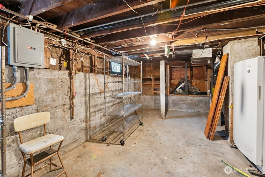 5627 44th Avenue Southwest Seattle, WA 98136 - Photo 23 of 37 a view of under construction room and staircase