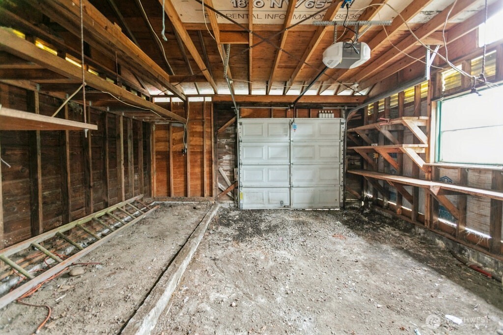 5627 44th Avenue Southwest Seattle, WA 98136 - Photo 28 of 37 a view of small space