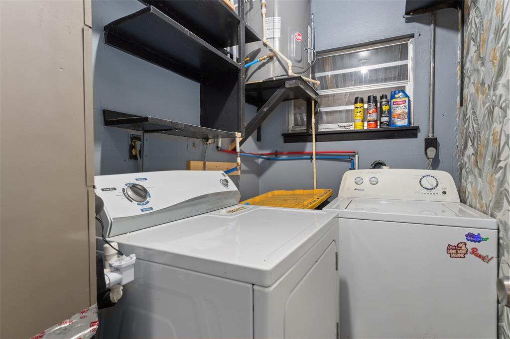 353 North Robin Hood Road Inverness, FL 34450 - Photo 29 of 59 a utility room with dryer and washer
