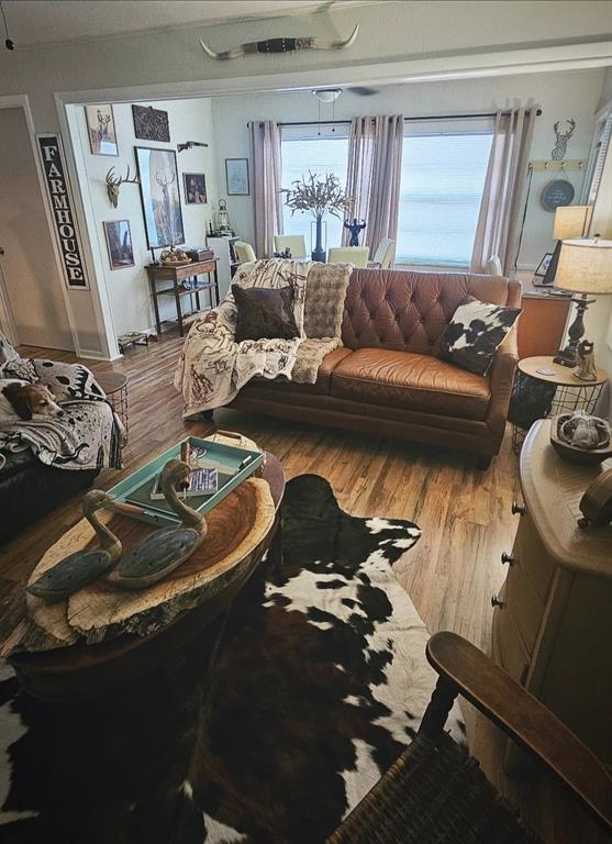 353 North Robin Hood Road Inverness, FL 34450 - Photo 31 of 59 a living room with furniture and a couch