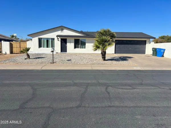 $2,200 | 1302 West Halstead Drive, Phoenix, AZ 85023