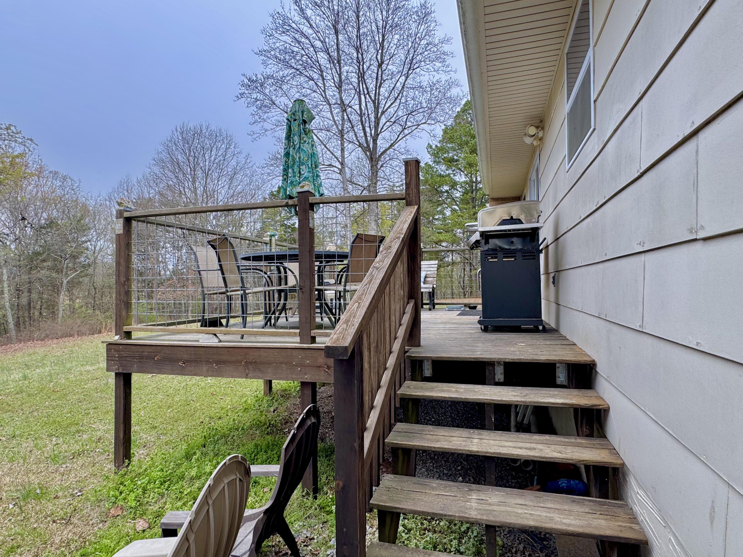 1127 Dean Corvin Lane Dayton, TN 37321 - Photo 29 of 35 22- Back deck 1
