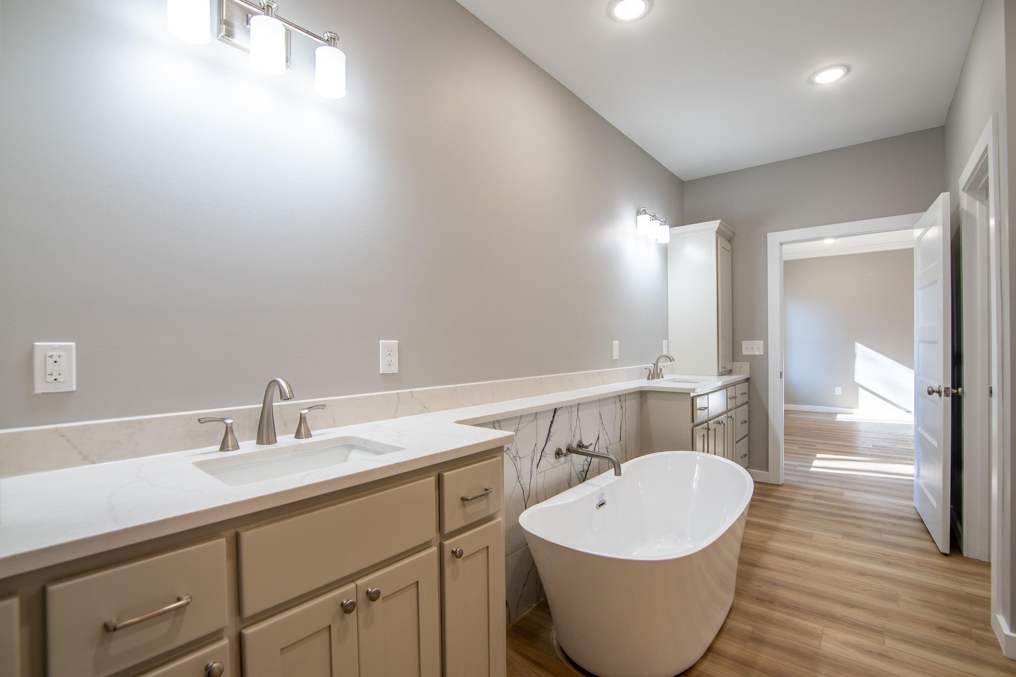 113 Braxton Lane Corinth, MS 38834 - Photo 18 of 39 a bathroom with a sink and a mirror