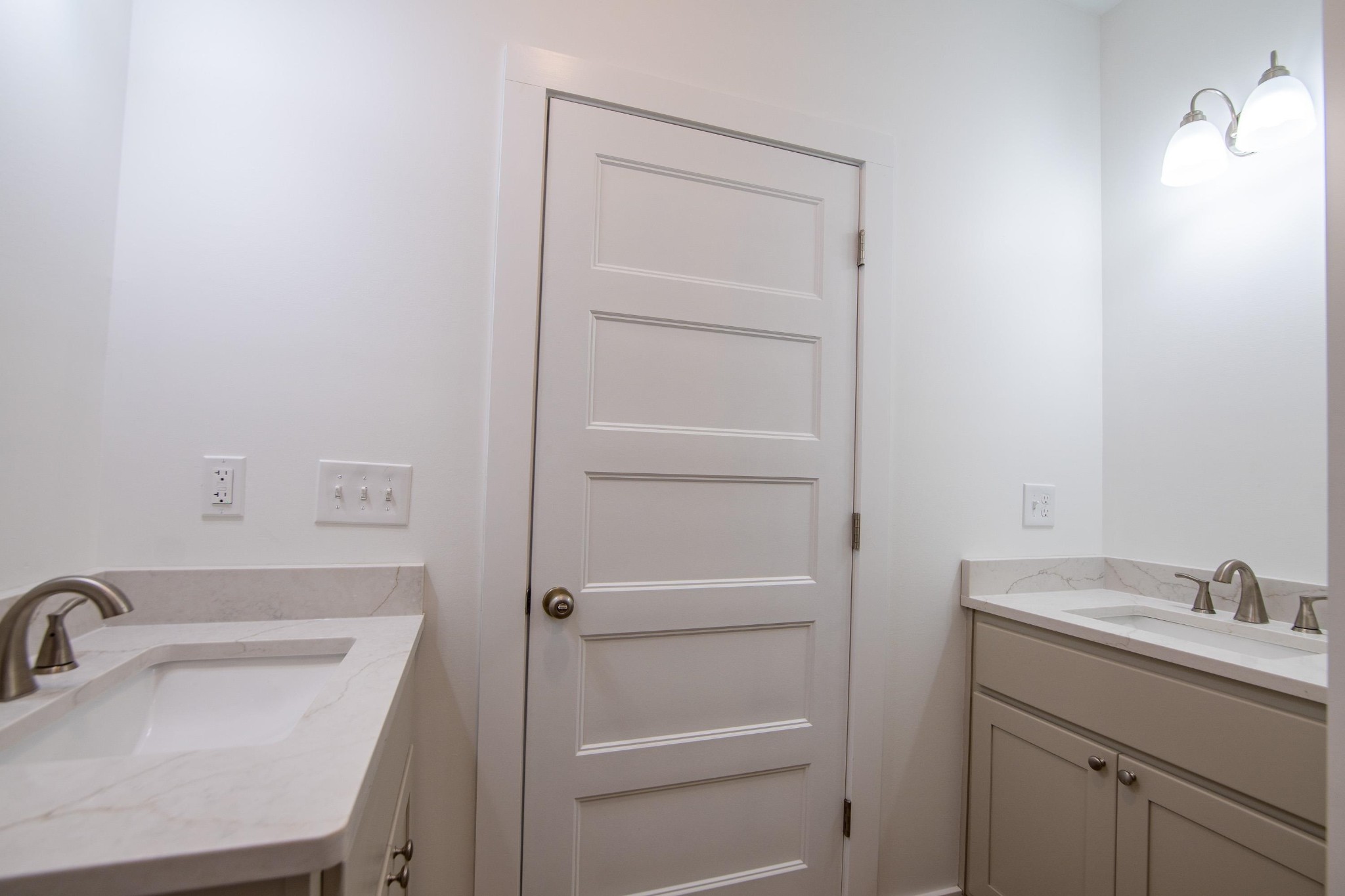 113 Braxton Lane Corinth, MS 38834 - Photo 28 of 39 a bathroom with a sink a toilet and vanity