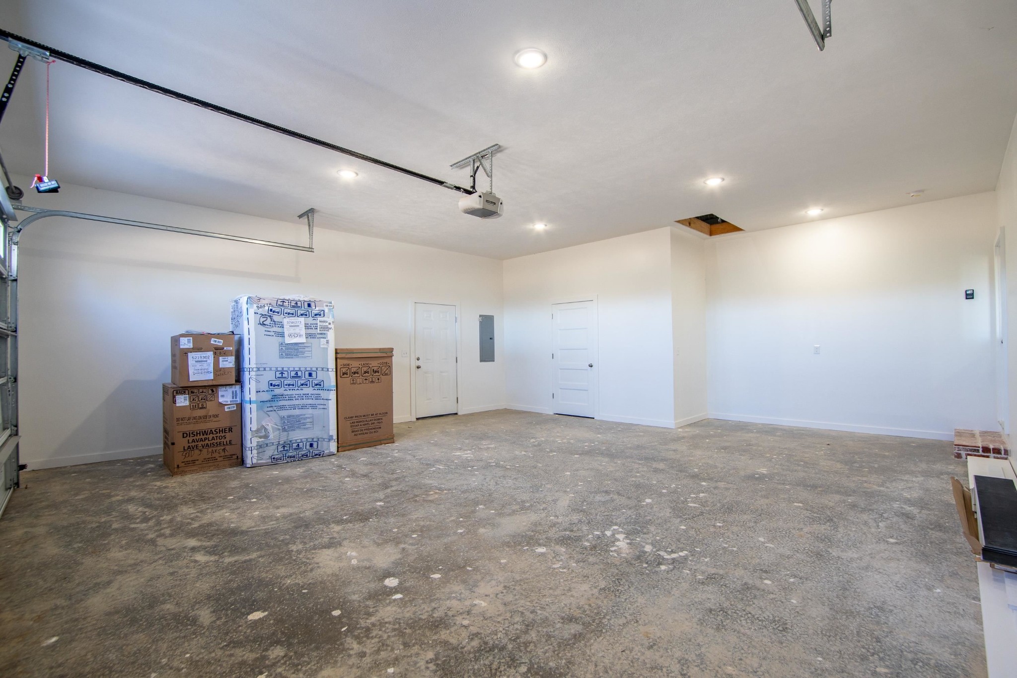 113 Braxton Lane Corinth, MS 38834 - Photo 36 of 39 an empty room with furniture and natural light