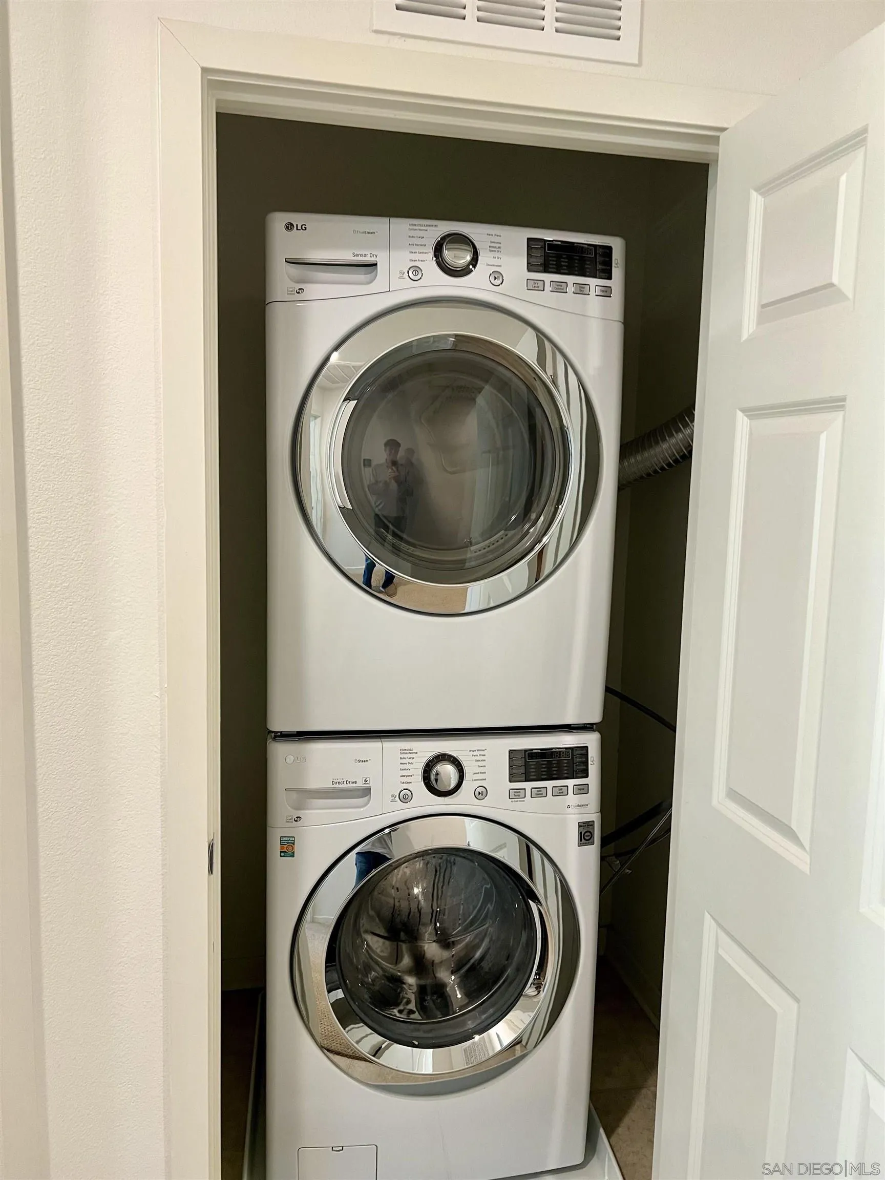 415 Mission Villas Road San Marcos, CA 92069 - Photo 15 of 23 a utility room with dryer and washer