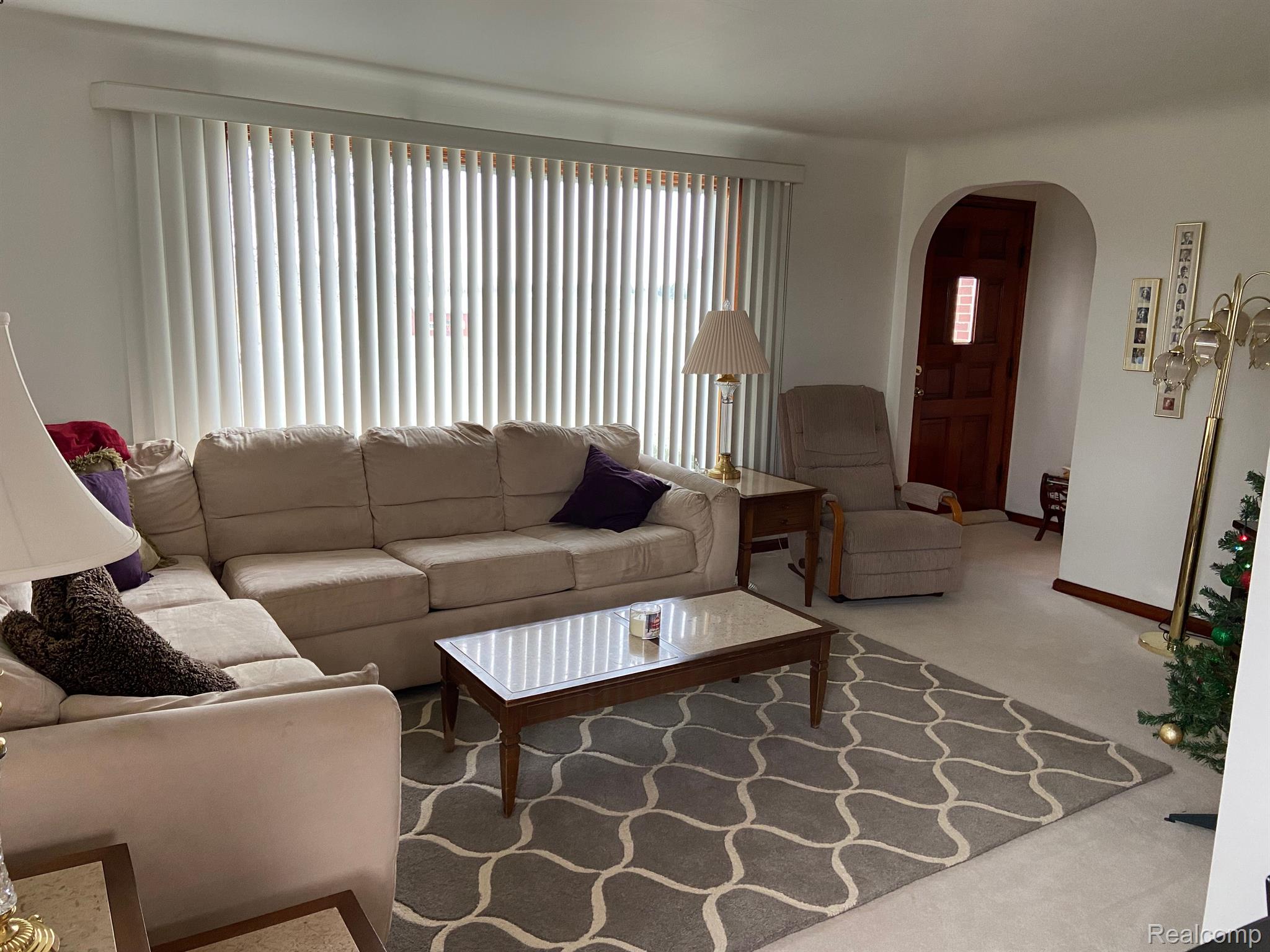 11075 Wilkes Road Yale, MI 48097 - Photo 7 of 18 Living room