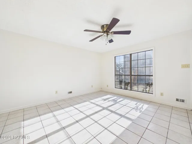 $850 | 112 Country Lane, Unit 2, Lafayette, LA 70508