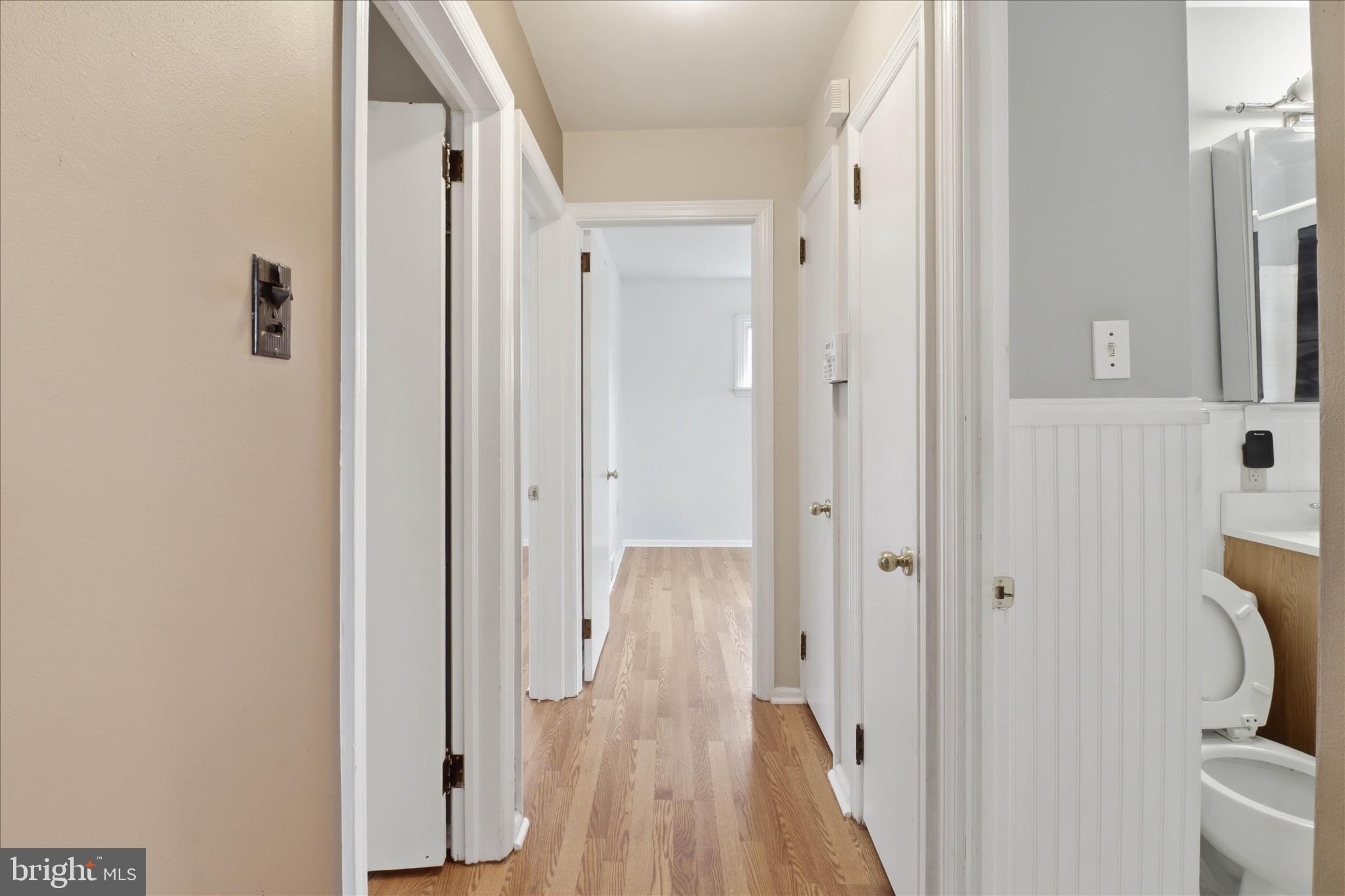 931 Rolridge Avenue Lancaster, PA 17603 - Photo 15 of 52 a view of a bathroom with a tub and shower
