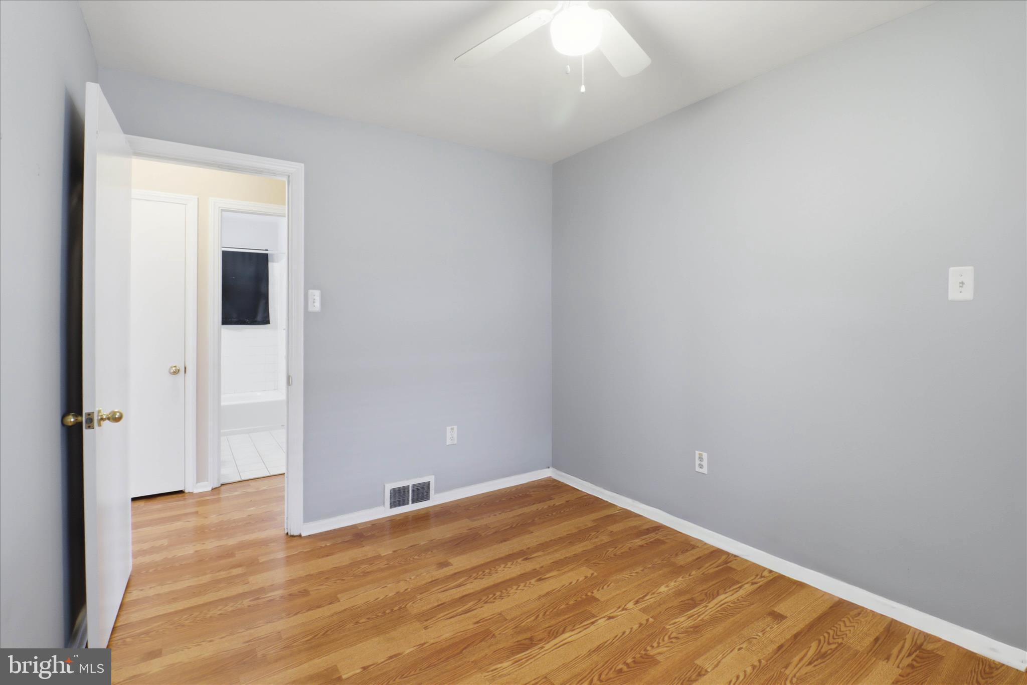 931 Rolridge Avenue Lancaster, PA 17603 - Photo 20 of 52 a view of empty room with wooden floor