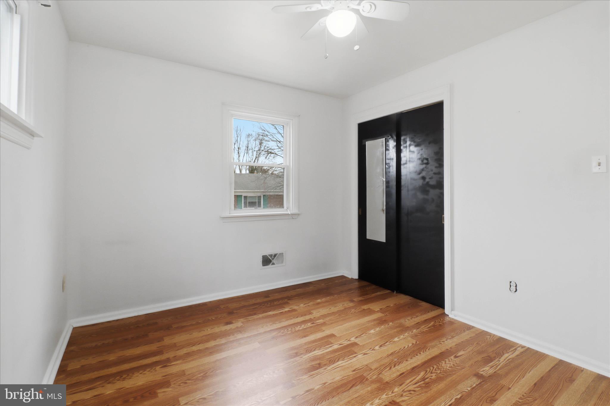 931 Rolridge Avenue Lancaster, PA 17603 - Photo 26 of 52 a view of an empty room with closet and a window