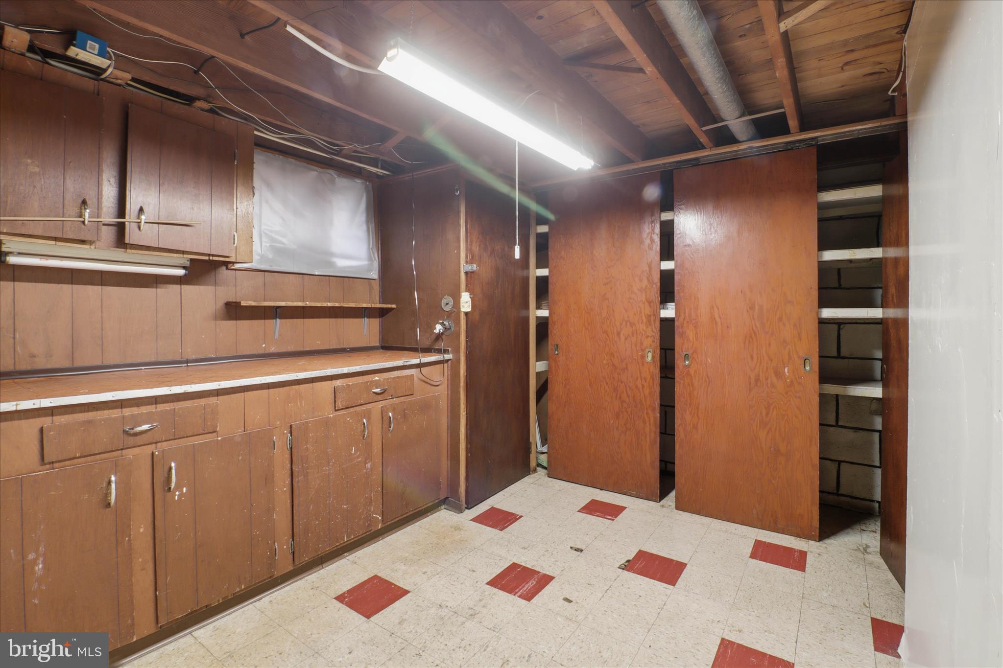 931 Rolridge Avenue Lancaster, PA 17603 - Photo 38 of 52 a utility room with dryer and washer