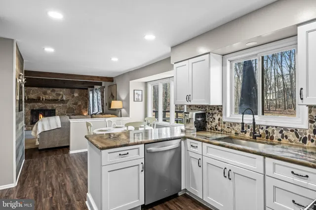 $689,900 | 26 Glen Lake Drive, Medford, NJ 08055