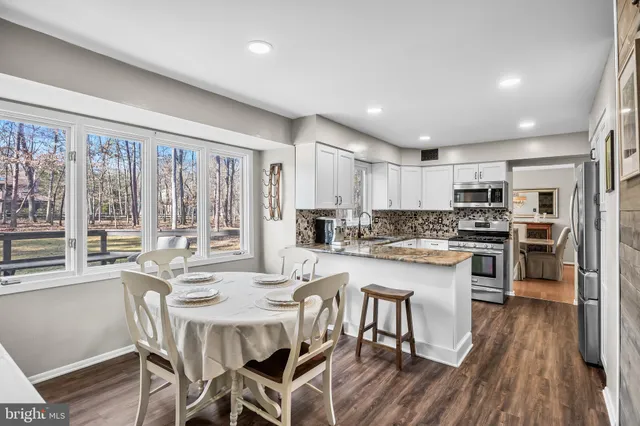 $689,900 | 26 Glen Lake Drive, Medford, NJ 08055