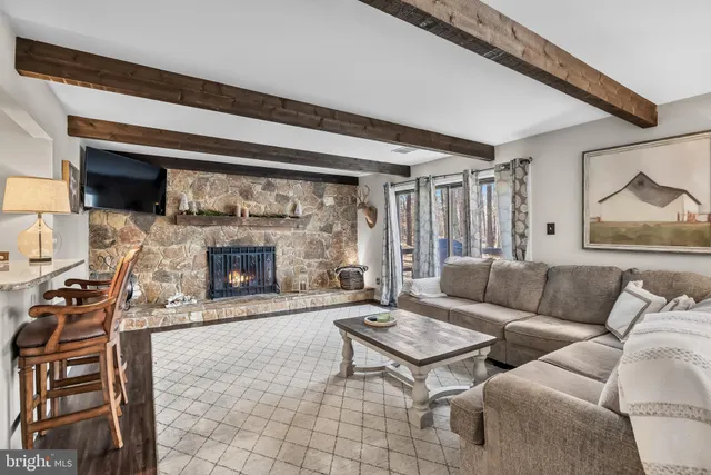 $689,900 | 26 Glen Lake Drive, Medford, NJ 08055