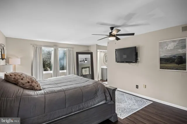 $689,900 | 26 Glen Lake Drive, Medford, NJ 08055