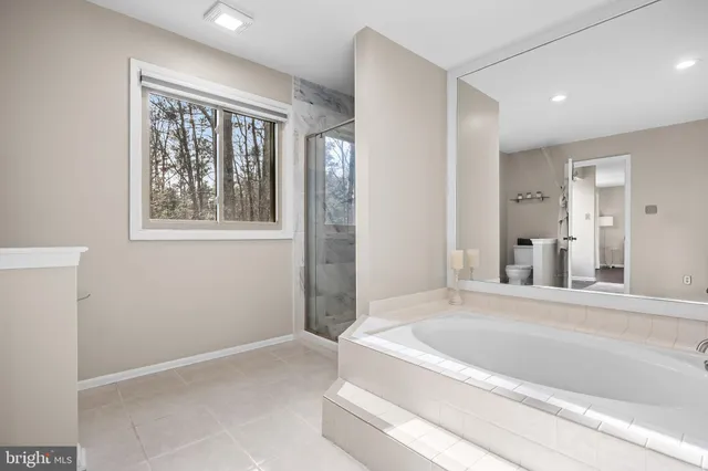 $689,900 | 26 Glen Lake Drive, Medford, NJ 08055