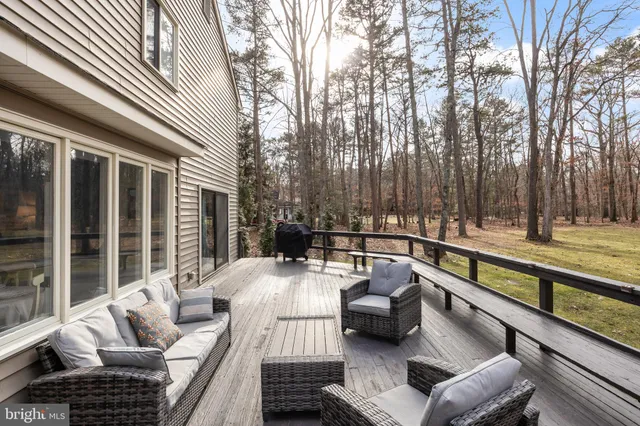 $689,900 | 26 Glen Lake Drive, Medford, NJ 08055