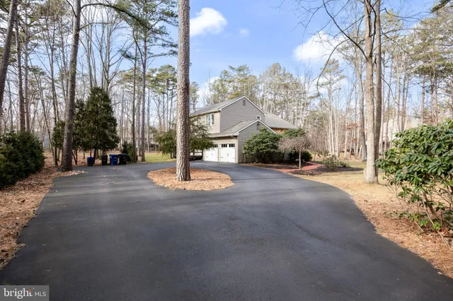 $689,900 | 26 Glen Lake Drive, Medford, NJ 08055