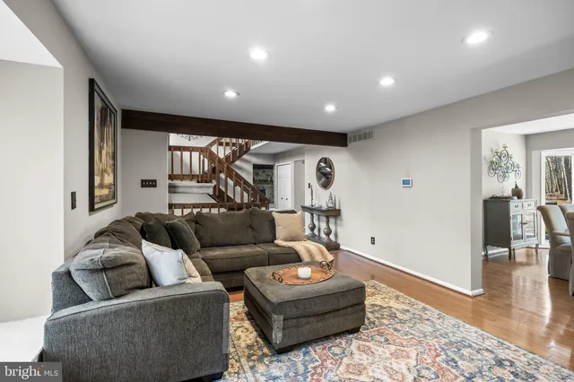 $689,900 | 26 Glen Lake Drive, Medford, NJ 08055