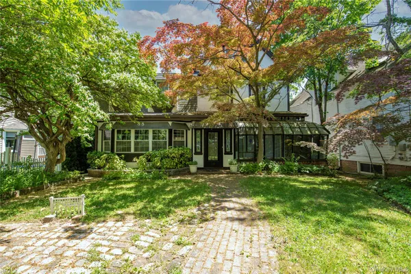 $1,199,988 | 88 Prospect Avenue | Douglaston