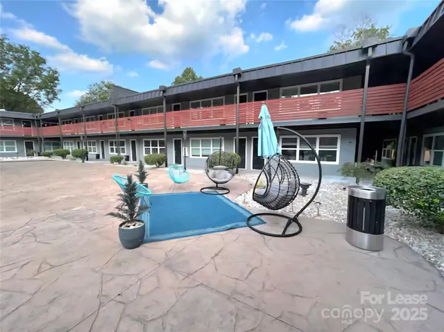 $1,800 | 2000 Patio Court, Unit 124, Charlotte, NC 28205