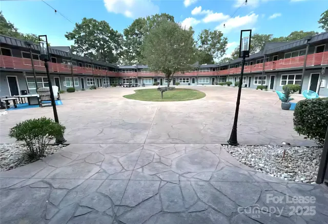 $1,800 | 2000 Patio Court, Unit 124, Charlotte, NC 28205