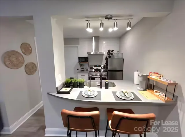 $1,800 | 2000 Patio Court, Unit 124, Charlotte, NC 28205