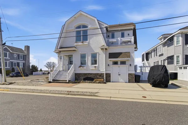 $9,495,000 | 9835 Sunset Drive, Stone Harbor, NJ 08247