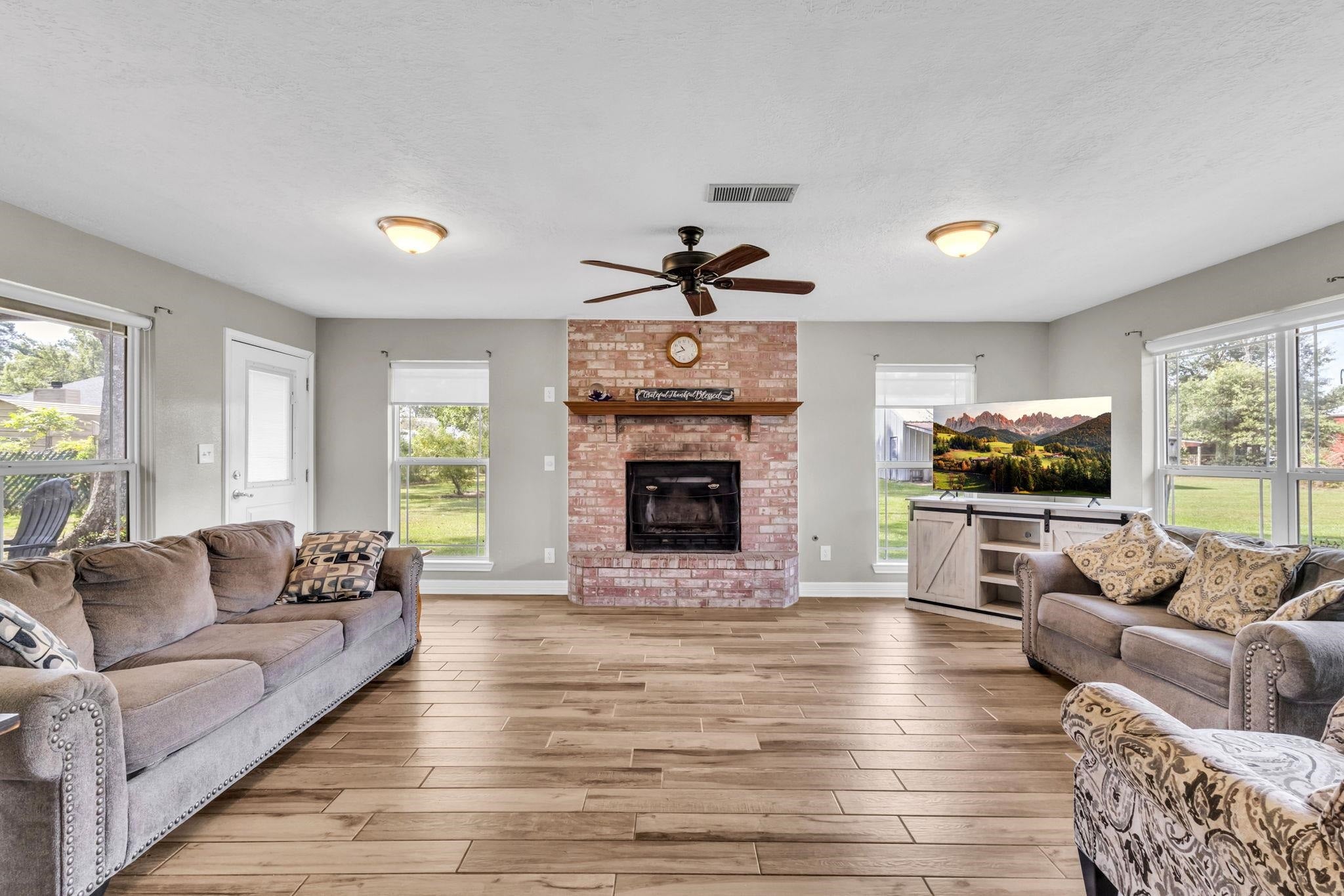 7665 June Street Orange, TX 77632 - Photo 4 of 16 Gallery Image 4
