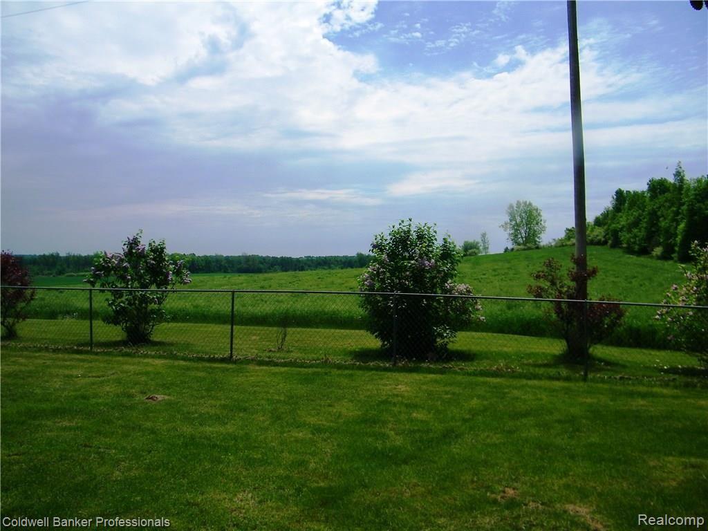 4744 Clear Lake Road North Branch, MI 48461 - Photo 5 of 34 100_4610.jpg