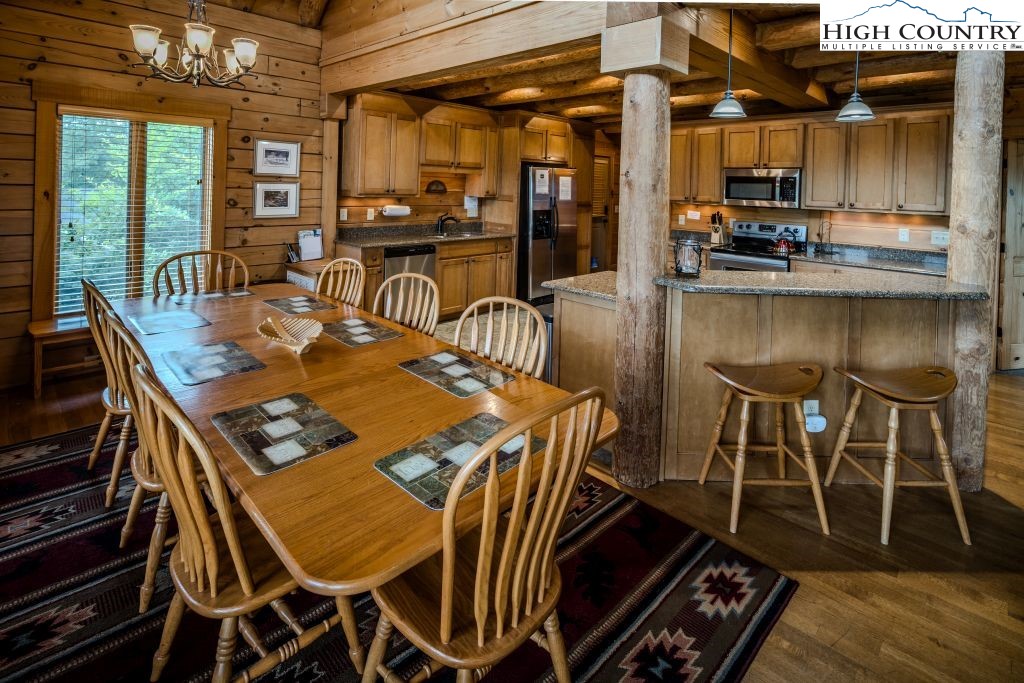 937 Alpine Drive Seven Devils, NC 28604 - Photo 11 of 35