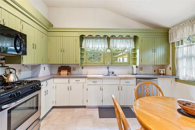 $695,000 | 228 Rodman Street, South Kingstown, RI 02879