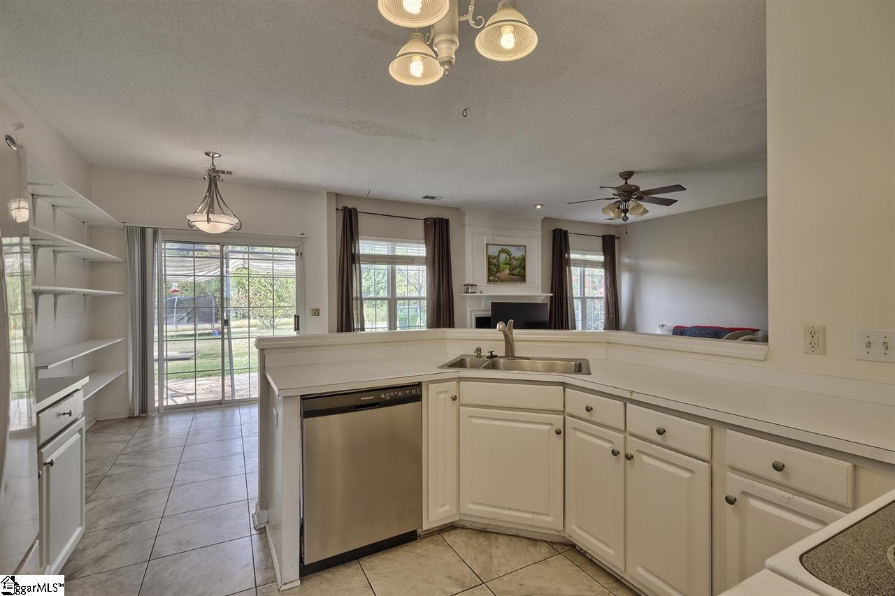 120 Innisbrook Lane Simpsonville, SC 29681 - Photo 6 of 34 Gallery Image 6