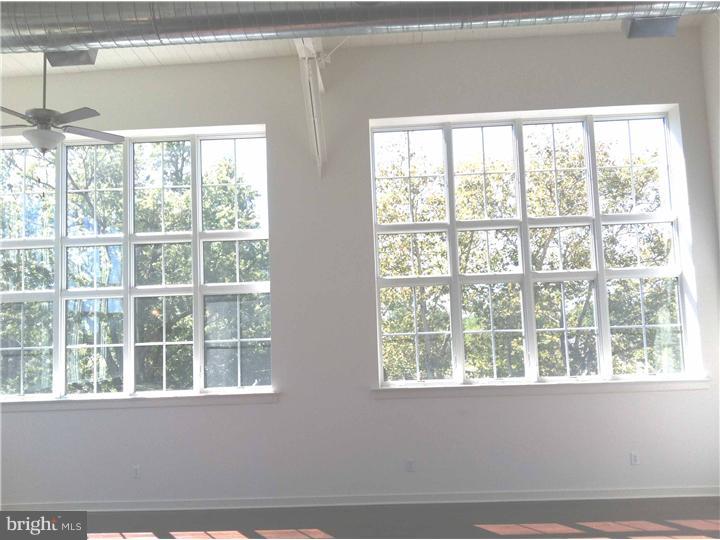 21 South Valley Forge Road, Unit 321 Lansdale, PA 19446 - Photo 3 of 10 Gallery Image 3