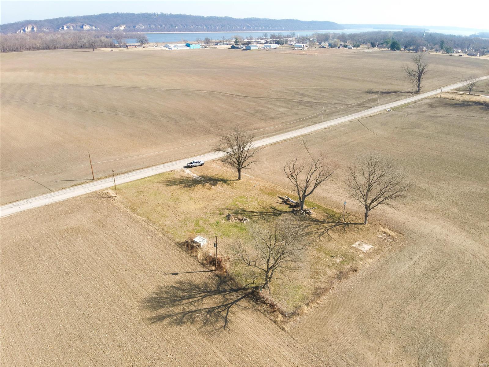 7210 Portage Road Portage Des Sioux, MO 63373 - Photo 5 of 14