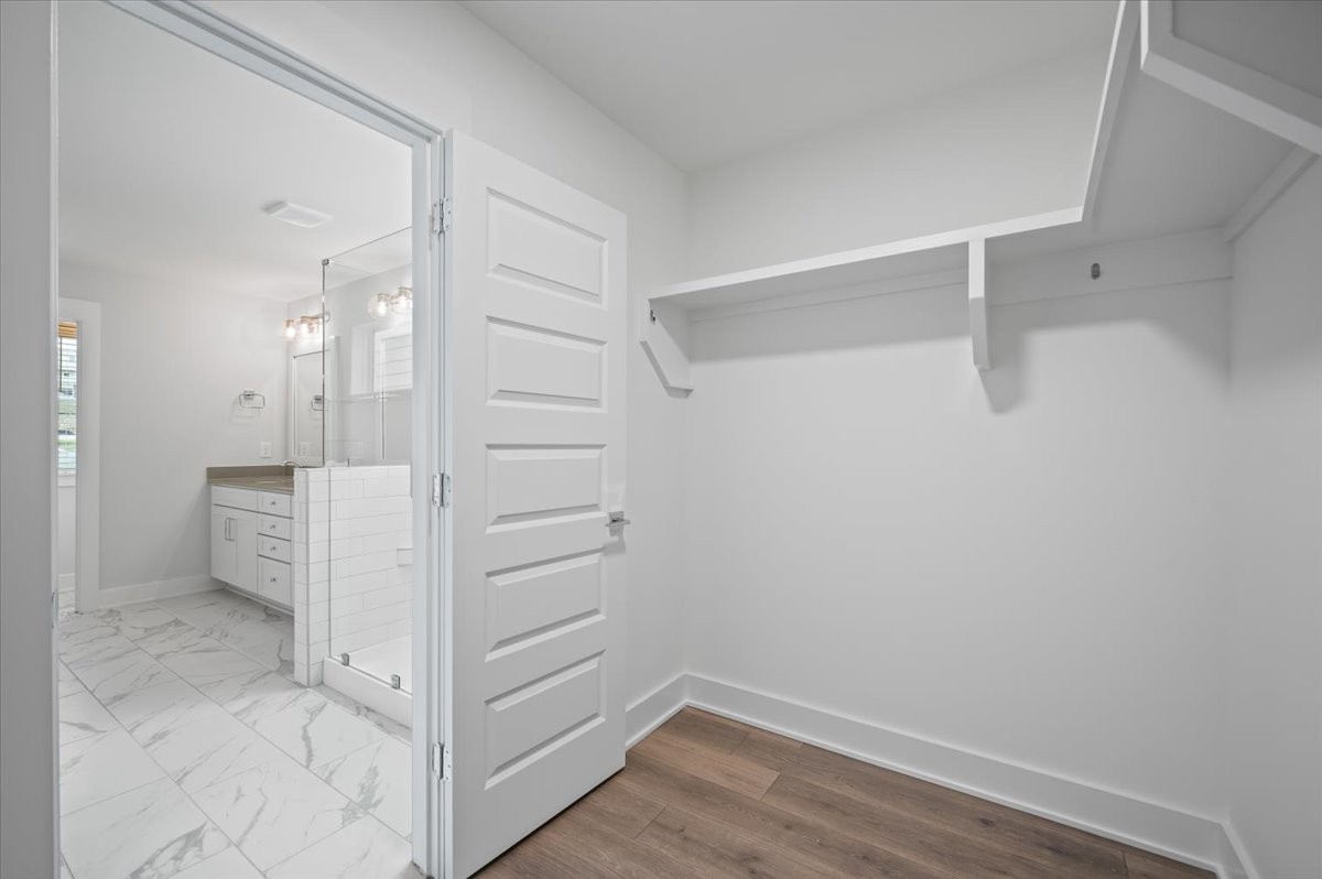 3045 B Hillside Road Nashville, TN 37207 - Photo 19 of 32 a view of walk in closet