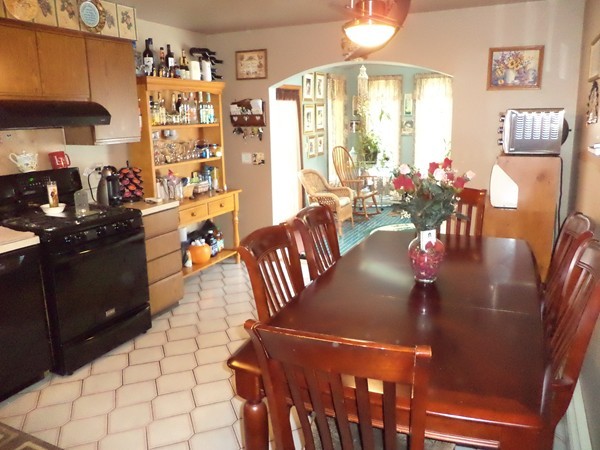 36 Pickering Street Fall River, MA 02720 - Photo 5 of 30