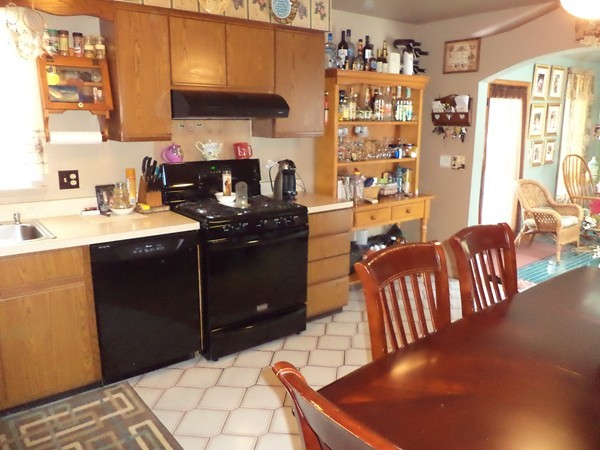 36 Pickering Street Fall River, MA 02720 - Photo 7 of 30