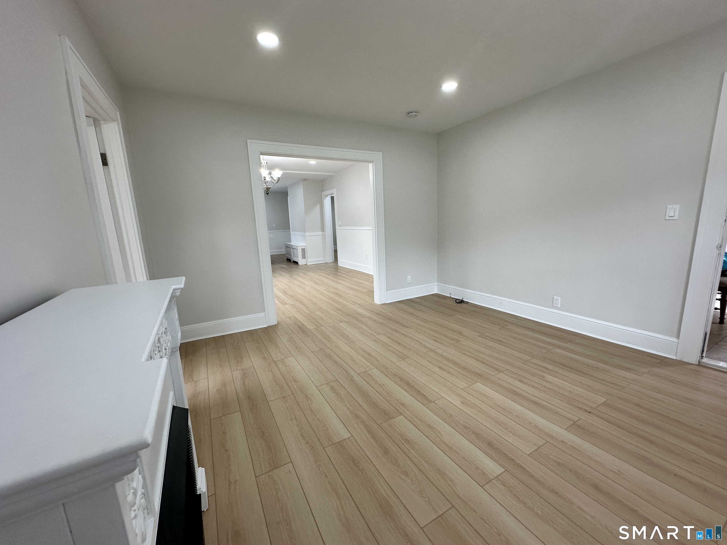 332 Robbins Street Waterbury, CT 06708 - Photo 8 of 12