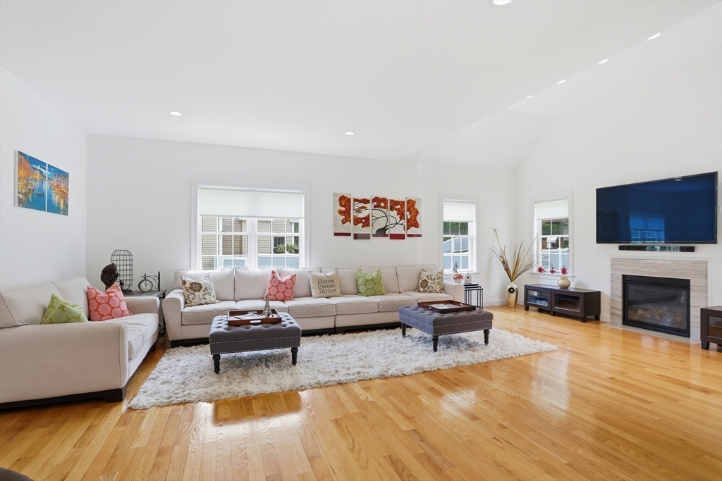 9 Boxwood Road Westford, MA 01886 - Photo 4 of 40