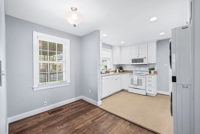 $575,000 | 120 39th Avenue North, Nashville, TN 37209