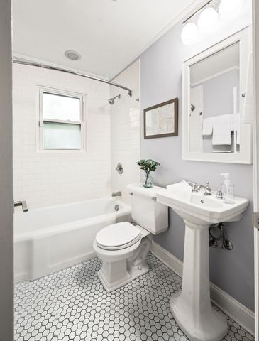 $575,000 | 120 39th Avenue North, Nashville, TN 37209