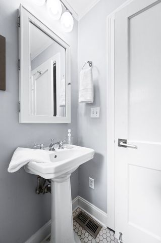 $575,000 | 120 39th Avenue North, Nashville, TN 37209