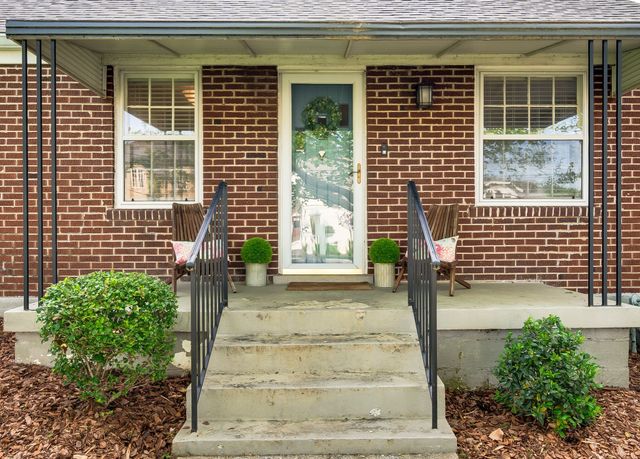 $575,000 | 120 39th Avenue North, Nashville, TN 37209