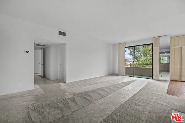 $5,200 | 1167 South Roxbury Drive, Unit 301, Los Angeles, CA 90035