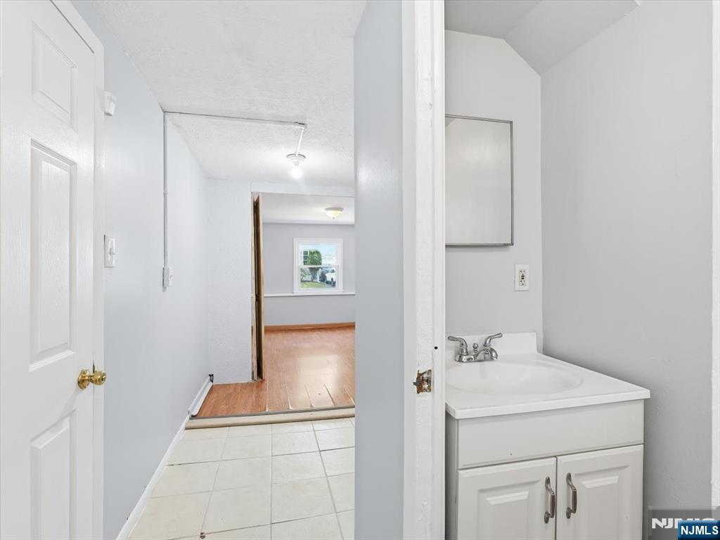 27 Carolyn Road Belleville, NJ 07109 - Photo 26 of 43
