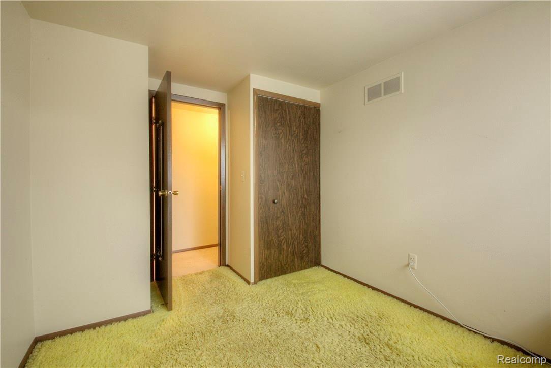 44782 Hanford Road Canton, MI 48187 - Photo 30 of 32 29 BED 4.jpg