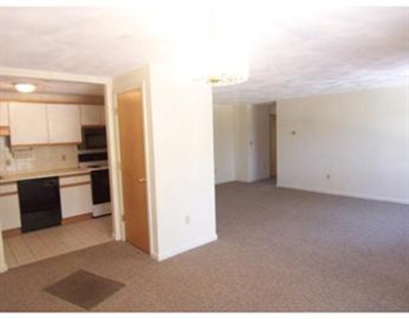 27 Fuller Road, Unit 8 Foxboro, MA 02035 - Photo 6 of 21 Gallery Image 6